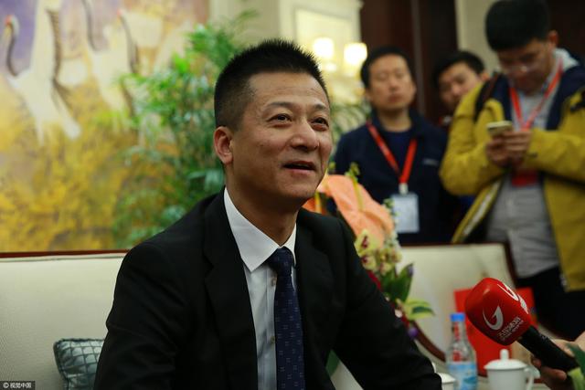 电影越南战争三片第一集中