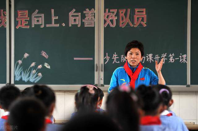 乱系列1之爱裸睡的丹丹