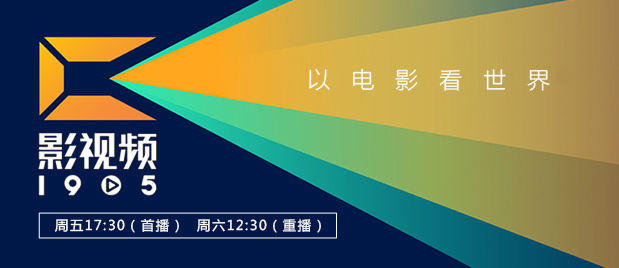 瀑布下的中年妇女